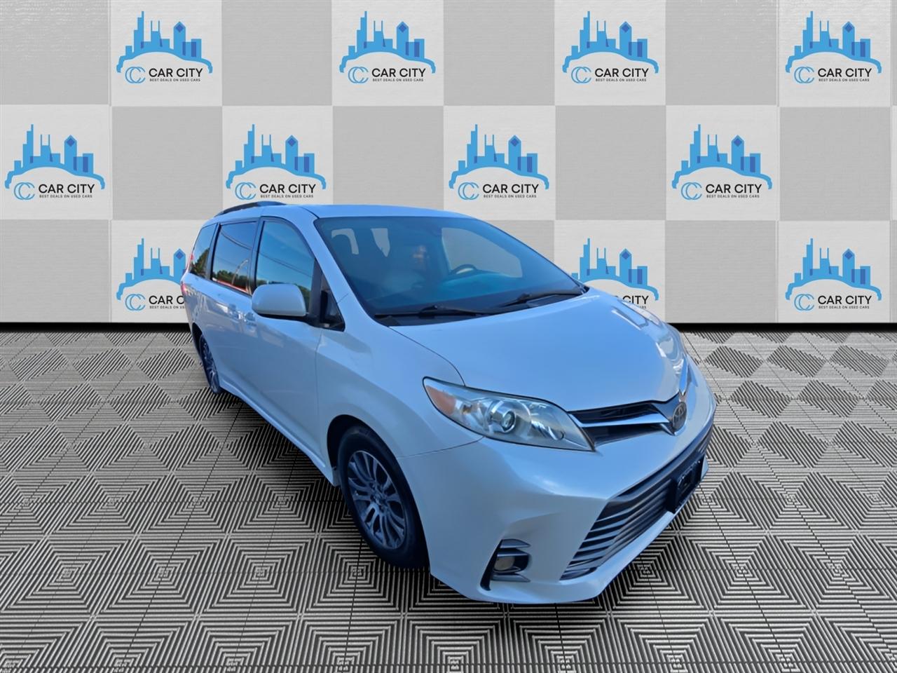 Toyota Sienna Limited Premium 7-Passenger 2020