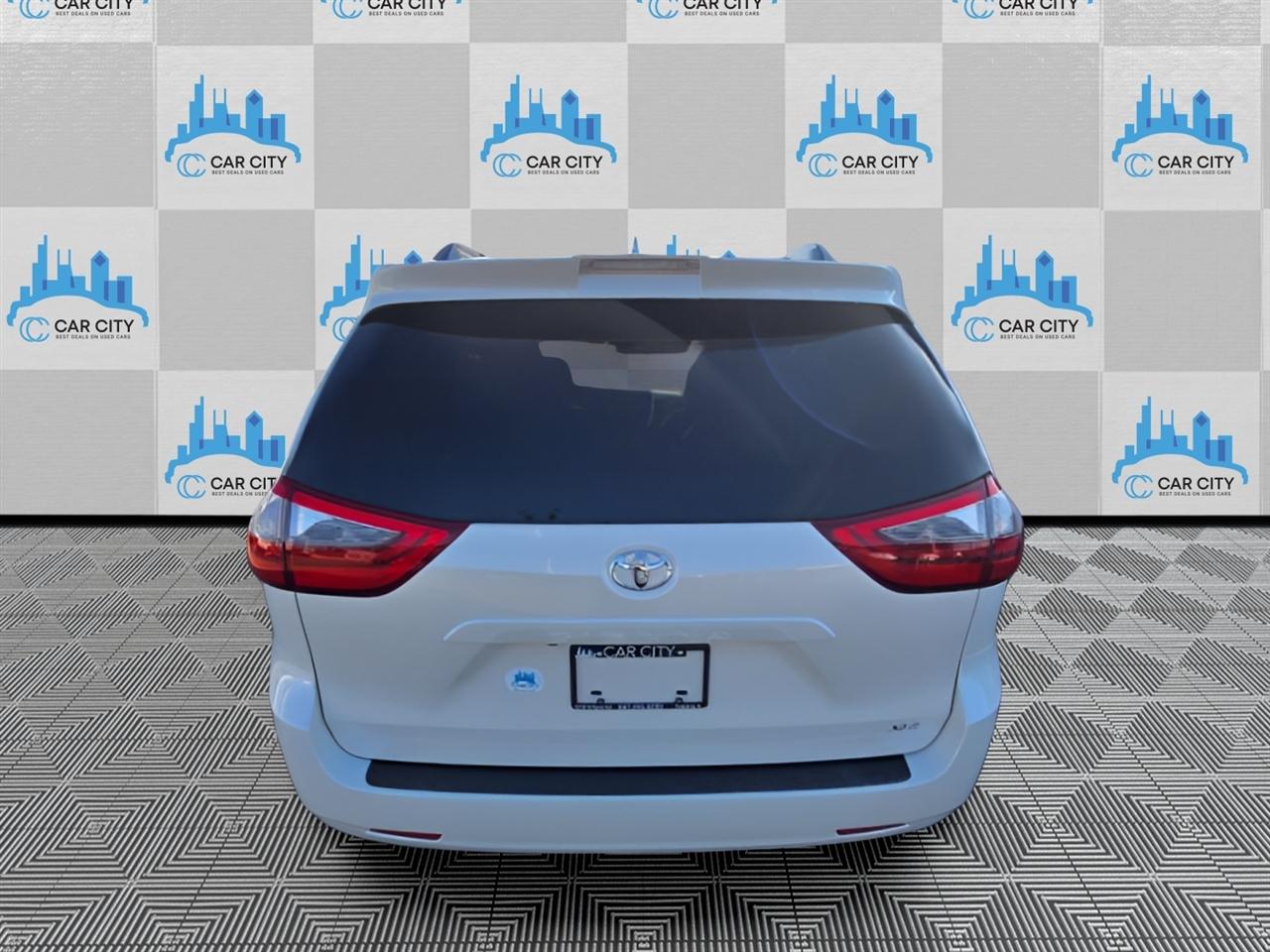 Toyota Sienna Limited Premium 7-Passenger 2020