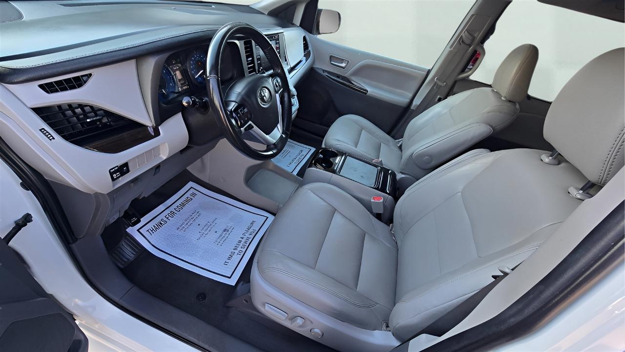Toyota Sienna Limited Premium 7-Passenger 2020