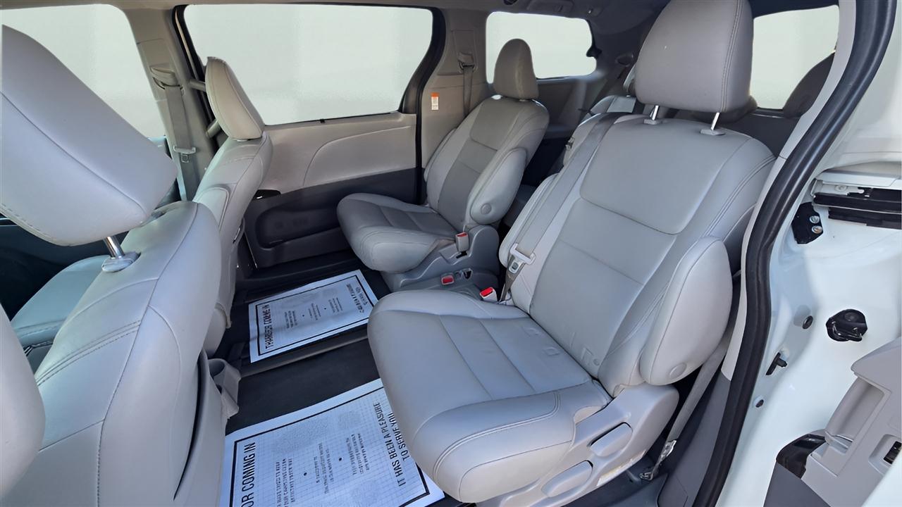 Toyota Sienna Limited Premium 7-Passenger 2020