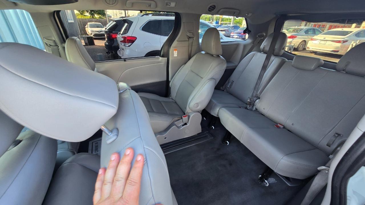 Toyota Sienna Limited Premium 7-Passenger 2020