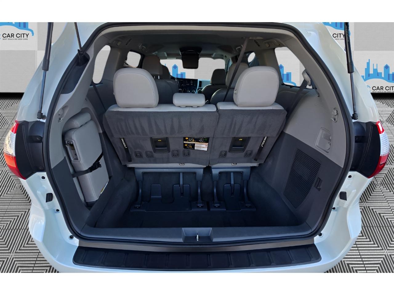 Toyota Sienna Limited Premium 7-Passenger 2020