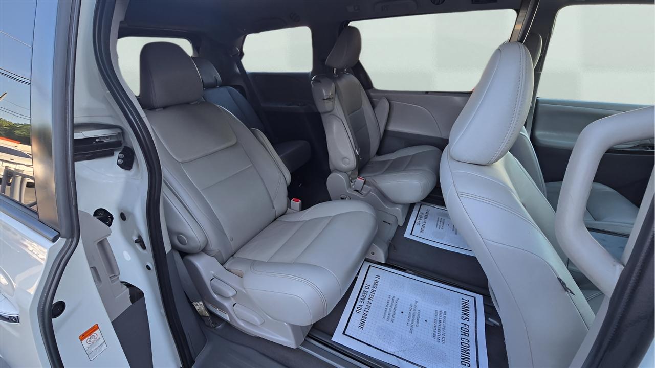 Toyota Sienna Limited Premium 7-Passenger 2020