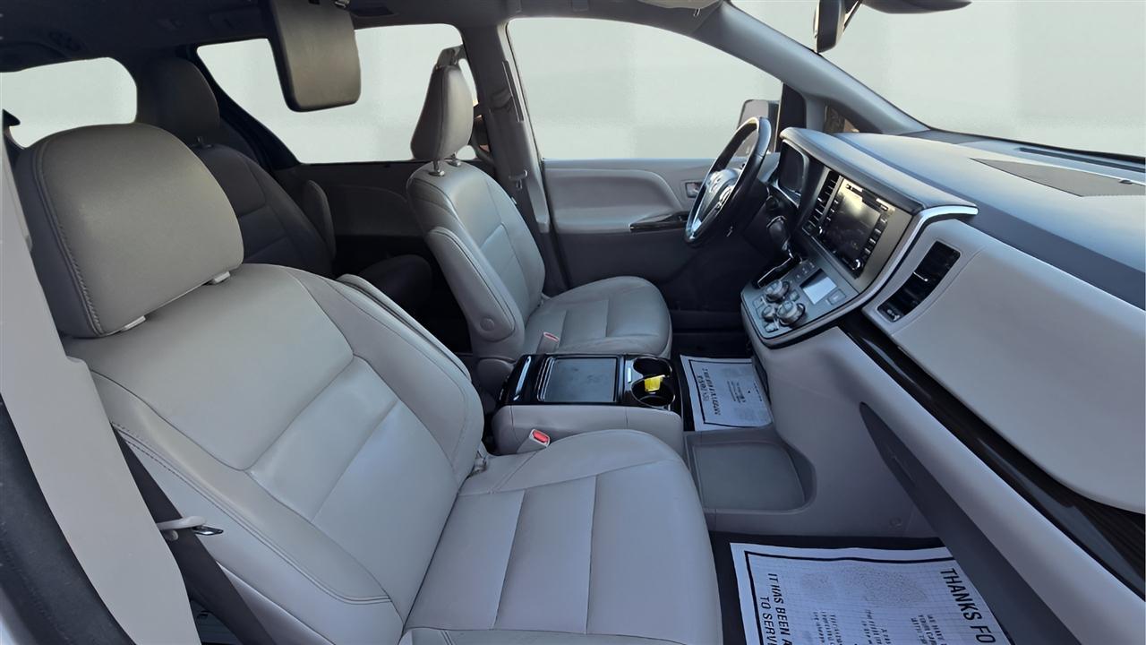 Toyota Sienna Limited Premium 7-Passenger 2020