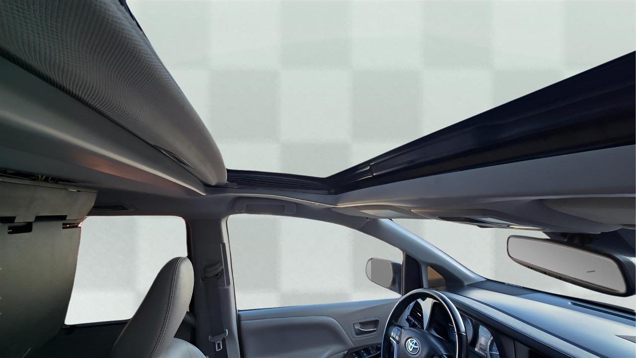 Toyota Sienna Limited Premium 7-Passenger 2020