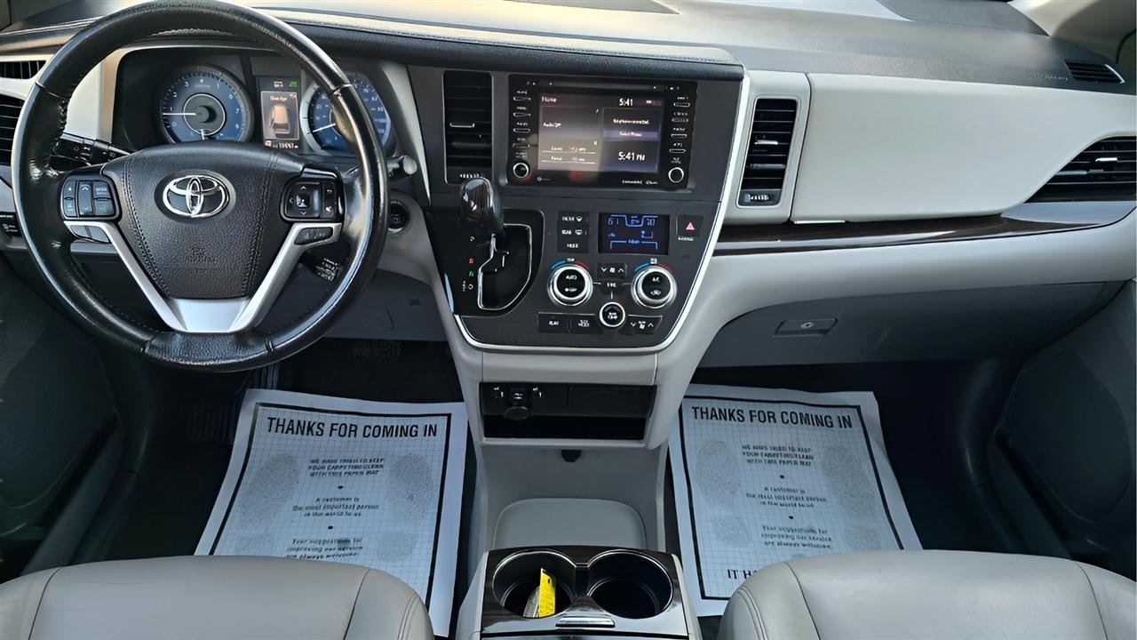 Toyota Sienna Limited Premium 7-Passenger 2020