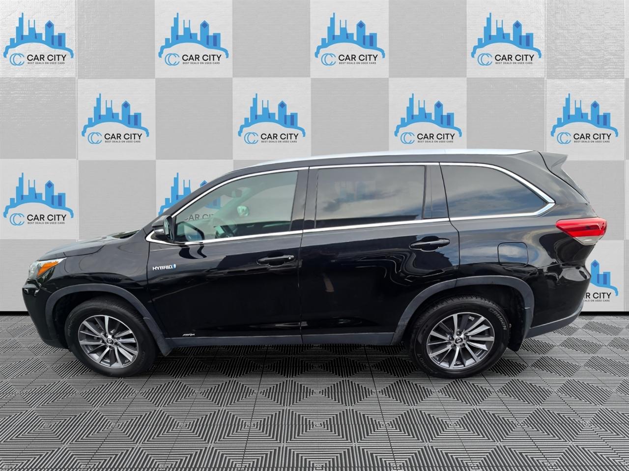 Toyota Highlander Hybrid XLE AWD 2019