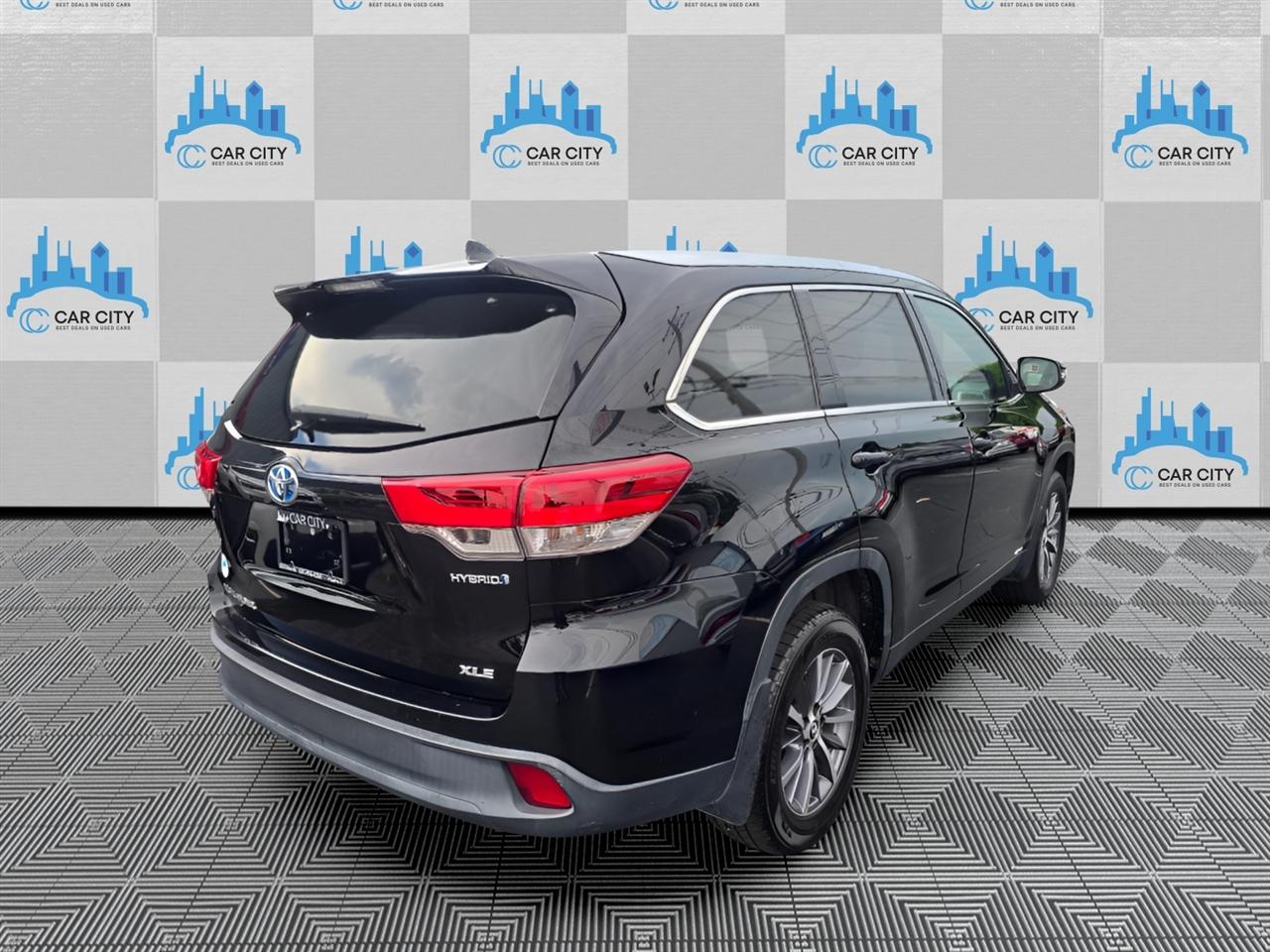 Toyota Highlander Hybrid XLE AWD 2019