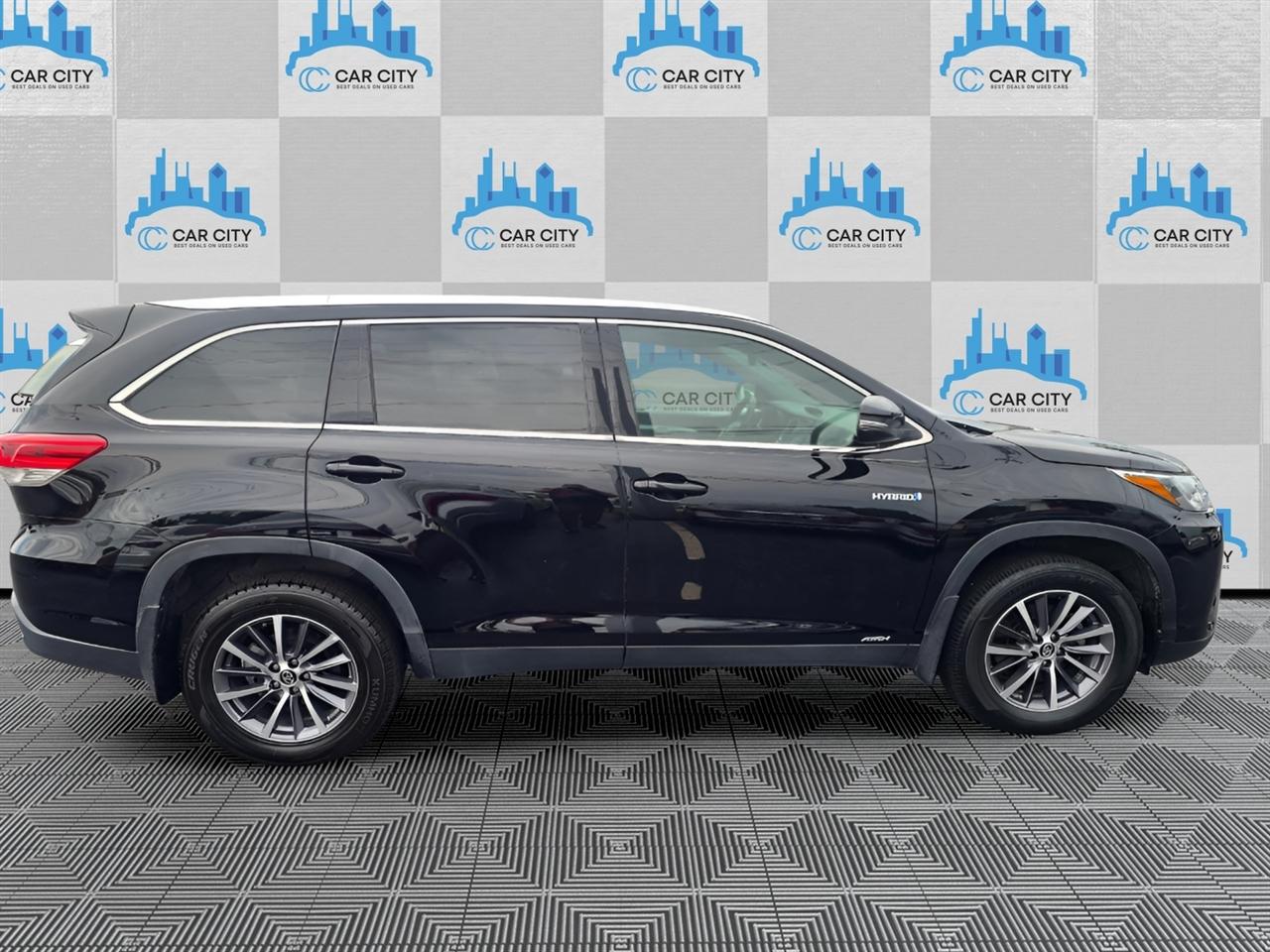 Toyota Highlander Hybrid XLE AWD 2019