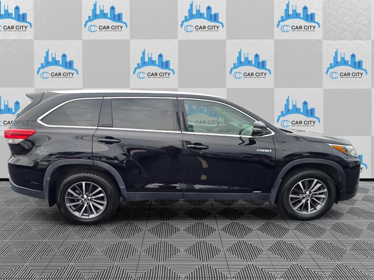 Toyota Highlander Hybrid XLE AWD 2019