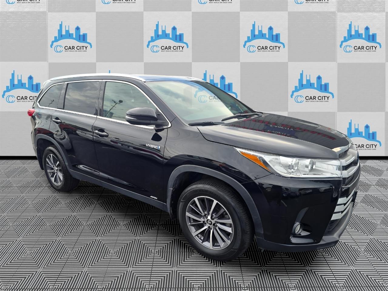 Toyota Highlander Hybrid XLE AWD 2019