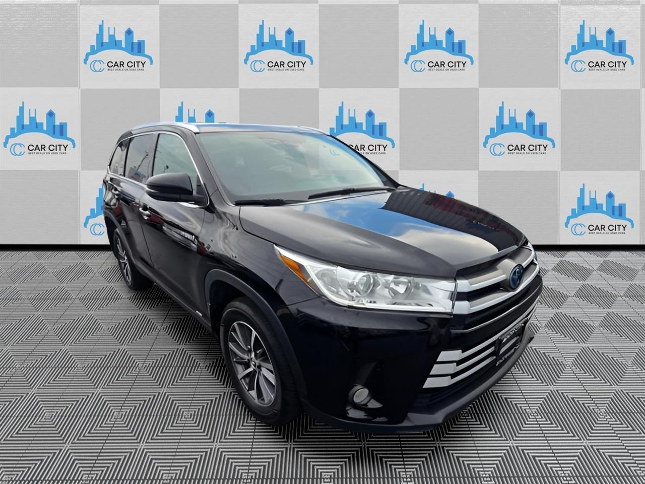 Toyota Highlander Hybrid XLE AWD 2019