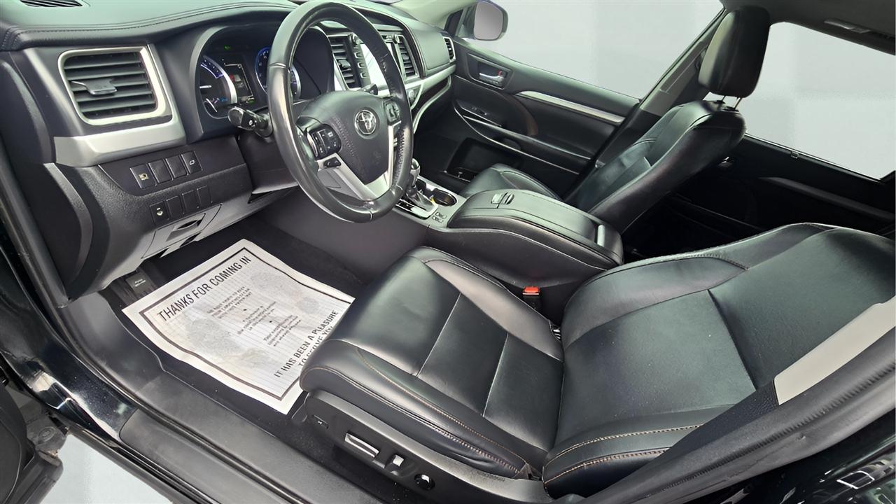 Toyota Highlander Hybrid XLE AWD 2019
