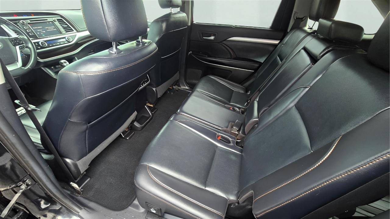 Toyota Highlander Hybrid XLE AWD 2019