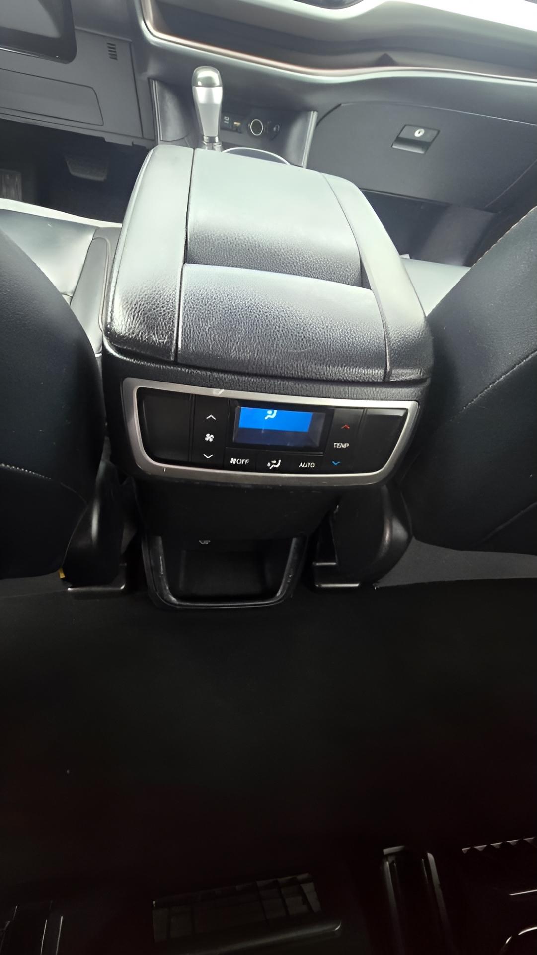 Toyota Highlander Hybrid XLE AWD 2019