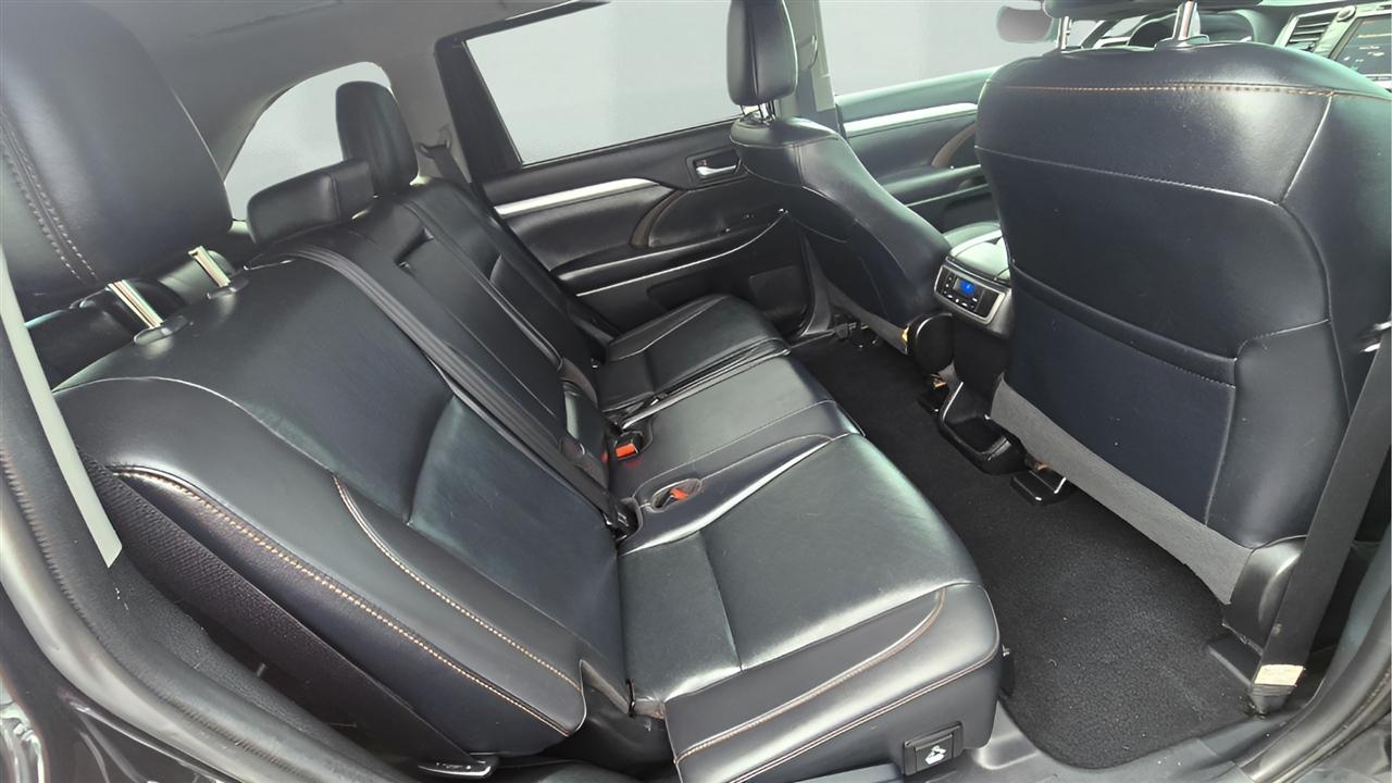 Toyota Highlander Hybrid XLE AWD 2019