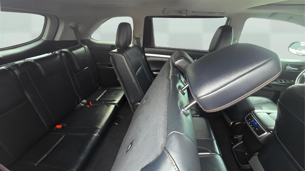 Toyota Highlander Hybrid XLE AWD 2019