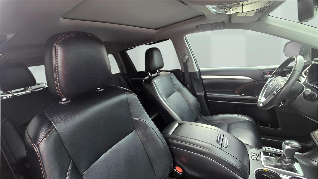 Toyota Highlander Hybrid XLE AWD 2019