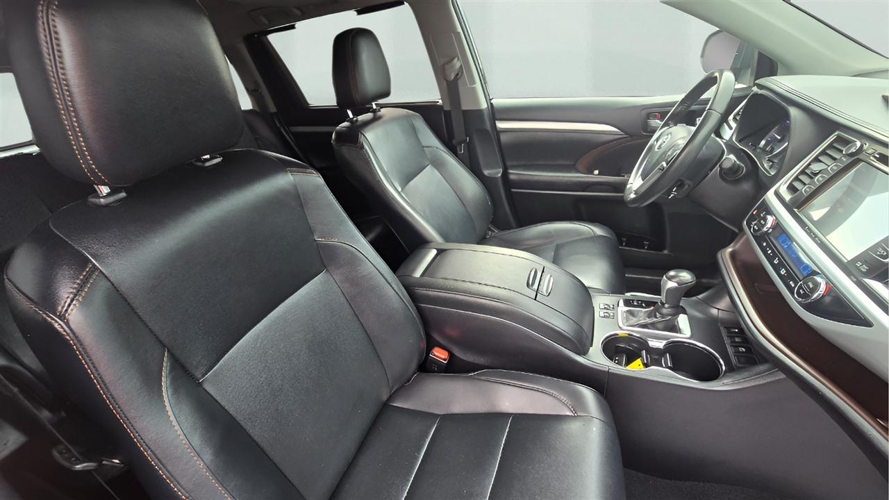 Toyota Highlander Hybrid XLE AWD 2019
