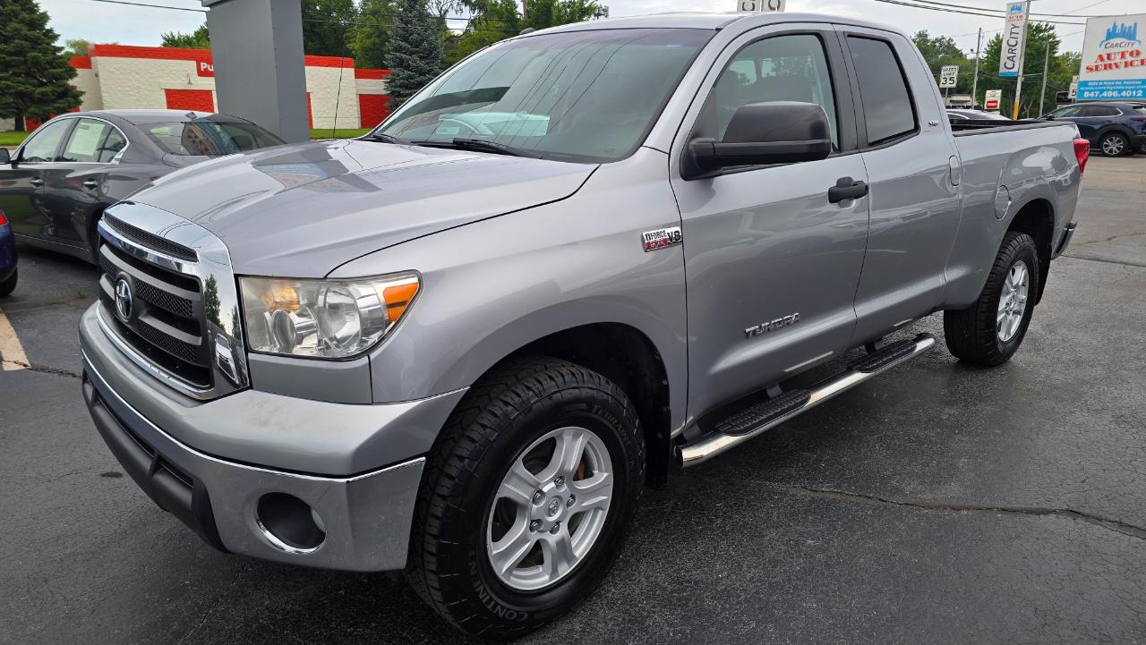 Toyota Tundra Tundra-Grade CrewMax 5.7L 4WD 2011
