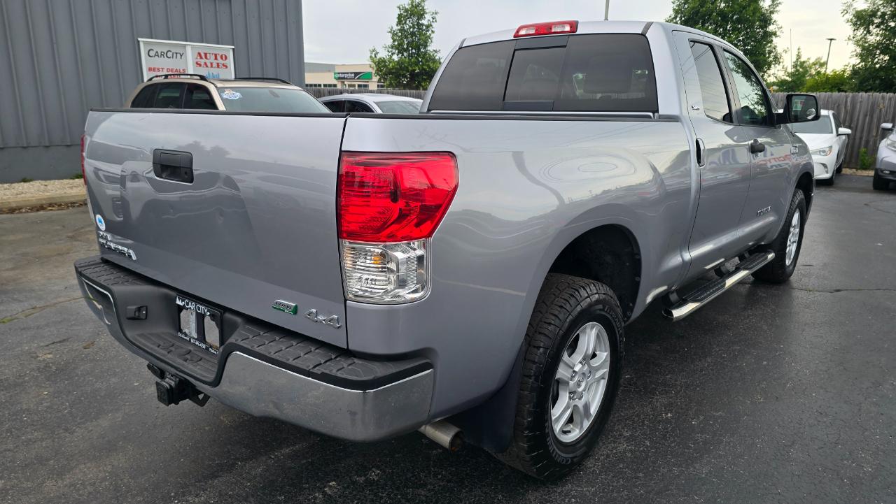 Toyota Tundra Tundra-Grade CrewMax 5.7L 4WD 2011