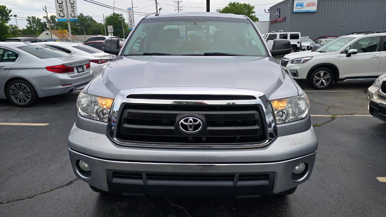 Toyota Tundra Tundra-Grade CrewMax 5.7L 4WD 2011