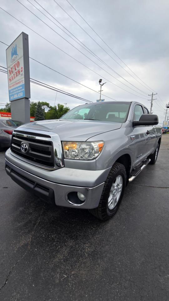 Toyota Tundra Tundra-Grade CrewMax 5.7L 4WD 2011