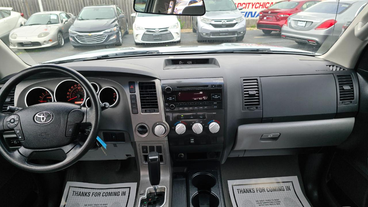 Toyota Tundra Tundra-Grade CrewMax 5.7L 4WD 2011