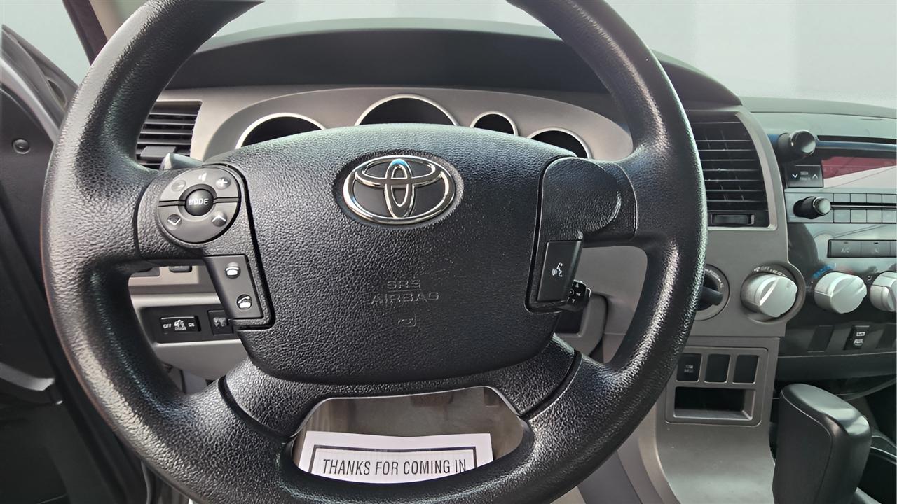 Toyota Tundra Tundra-Grade CrewMax 5.7L 4WD 2011
