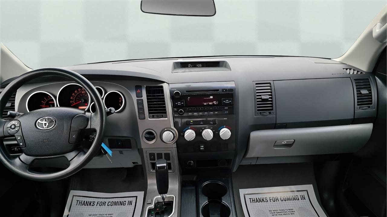 Toyota Tundra Tundra-Grade CrewMax 5.7L 4WD 2011