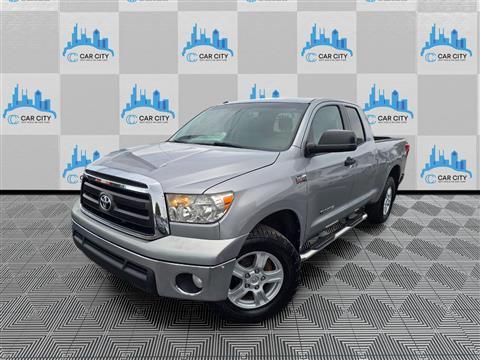2011 Toyota Tundra Tundra-Grade CrewMax 5.7L 4WD