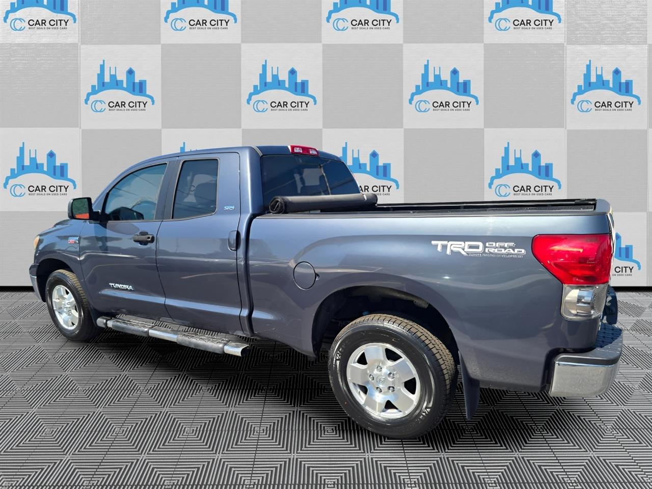 Toyota Tundra SR5 Double Cab 5.7L 4WD 2008