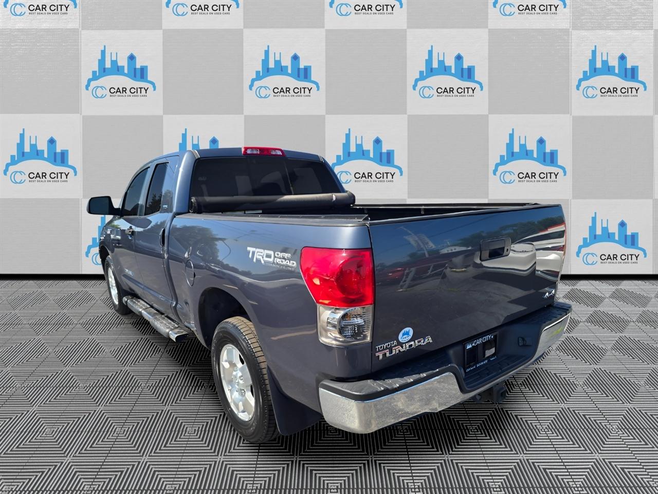 Toyota Tundra SR5 Double Cab 5.7L 4WD 2008