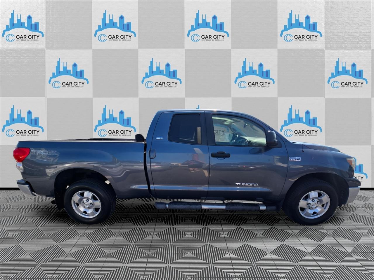 Toyota Tundra SR5 Double Cab 5.7L 4WD 2008