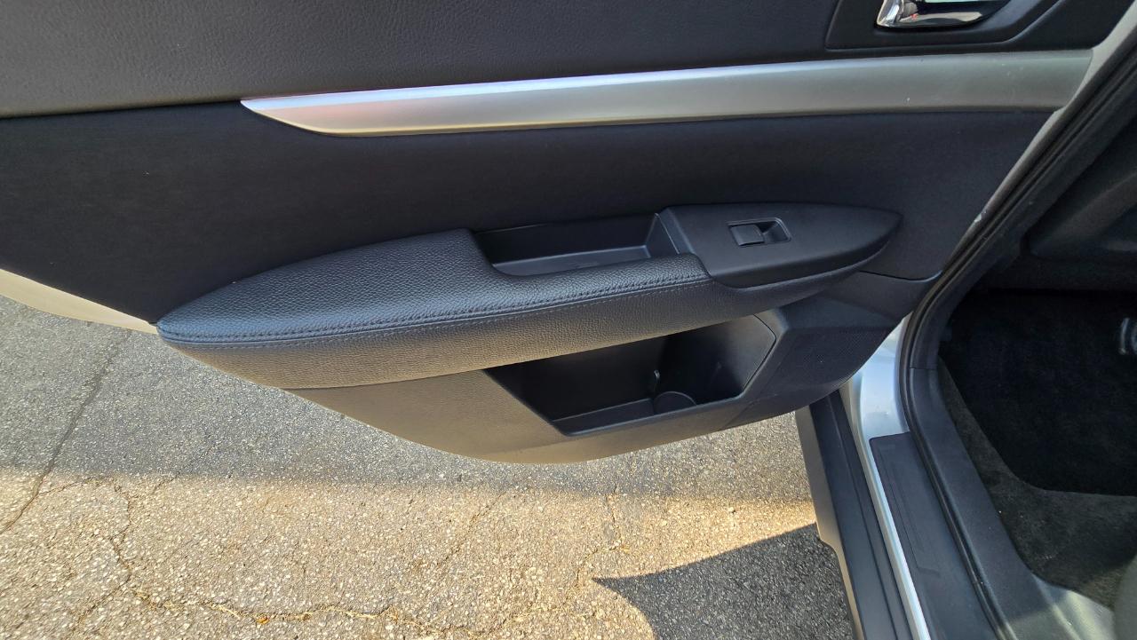 Subaru Outback 2.5i Premium 2012
