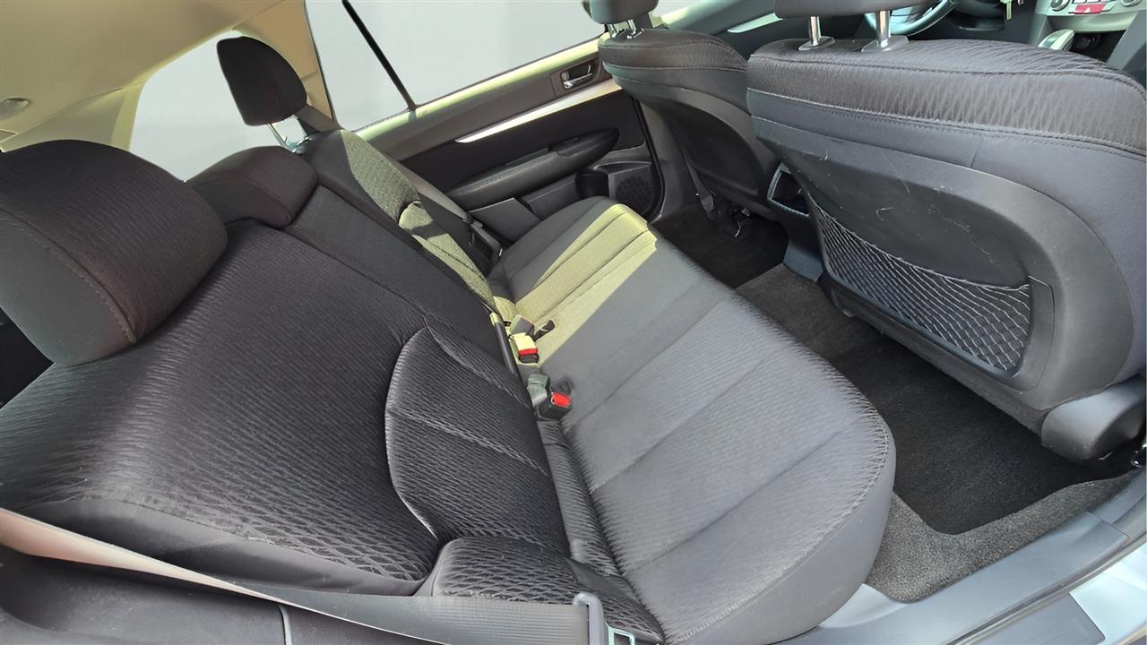 Subaru Outback 2.5i Premium 2012