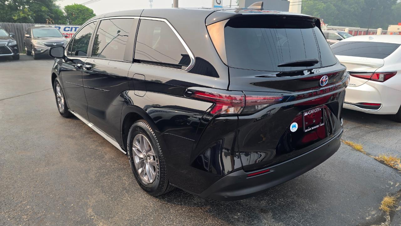 Toyota Sienna XLE 7-Passenger 2023