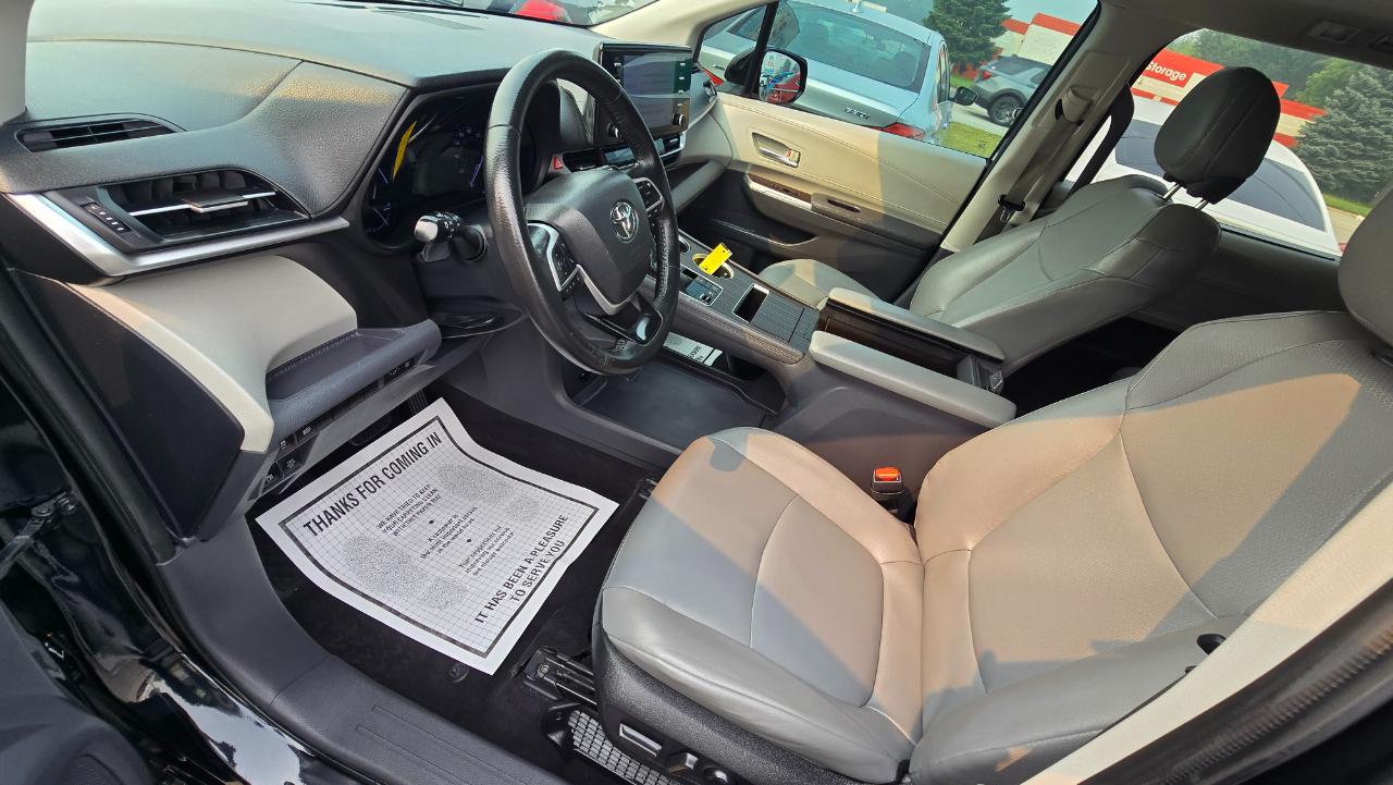 Toyota Sienna XLE 7-Passenger 2023