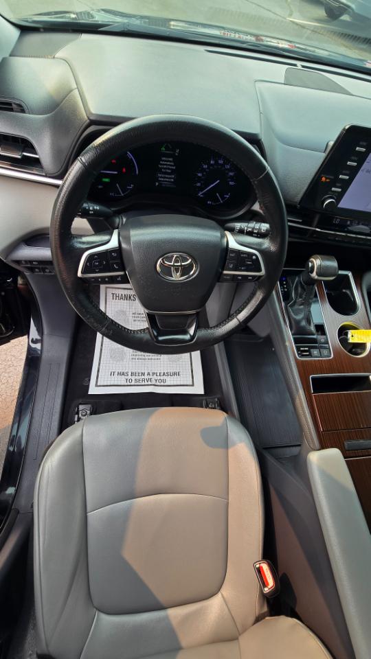 Toyota Sienna XLE 7-Passenger 2023