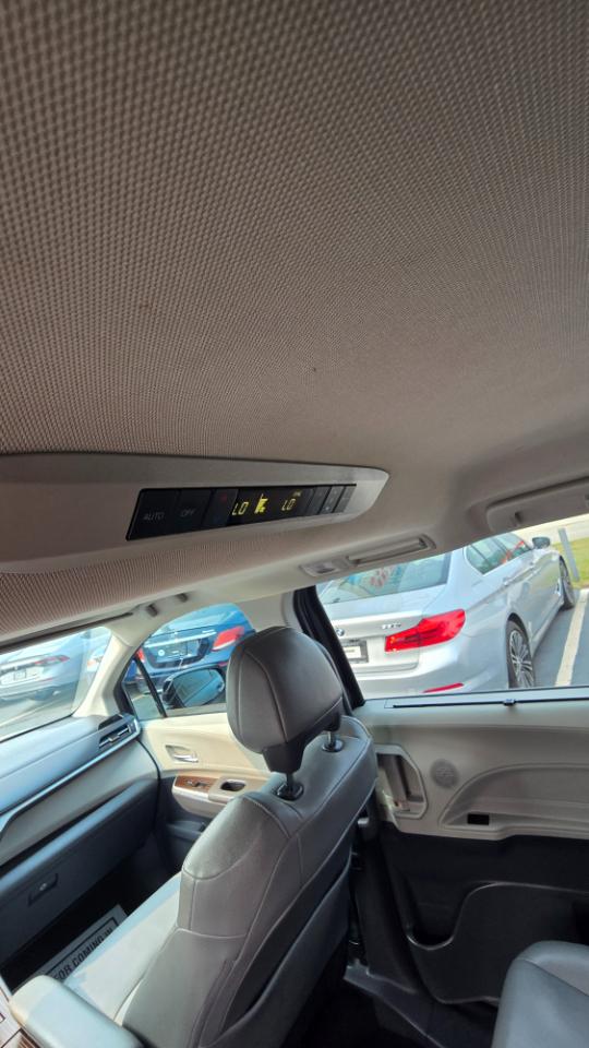 Toyota Sienna XLE 7-Passenger 2023