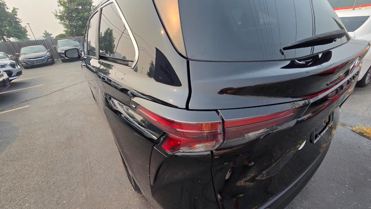 Toyota Sienna XLE 7-Passenger 2023