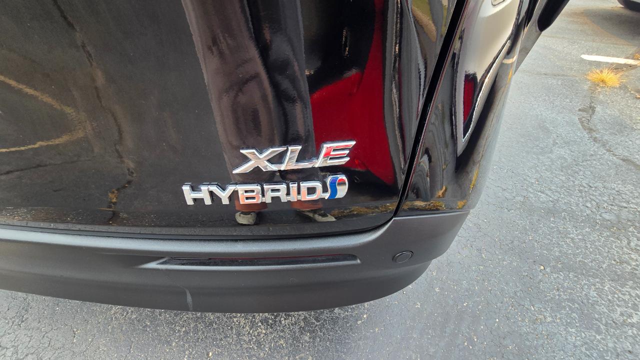 Toyota Sienna XLE 7-Passenger 2023