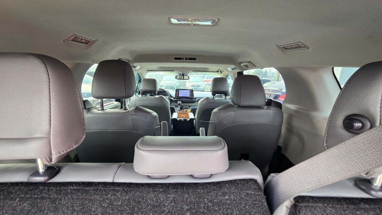 Toyota Sienna XLE 7-Passenger 2023
