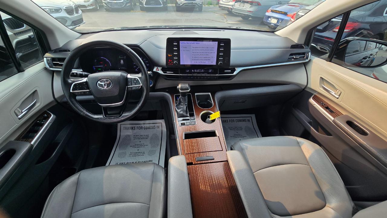 Toyota Sienna XLE 7-Passenger 2023