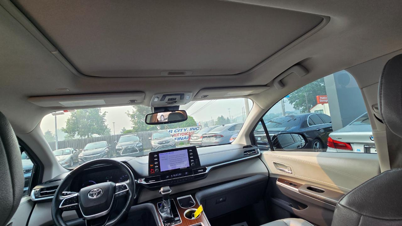 Toyota Sienna XLE 7-Passenger 2023
