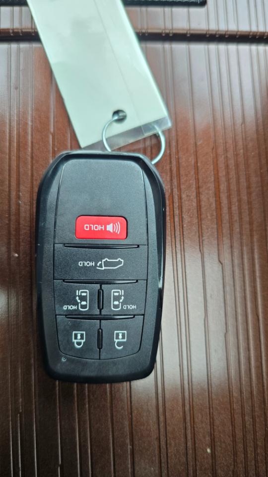 Toyota Sienna XLE 7-Passenger 2023