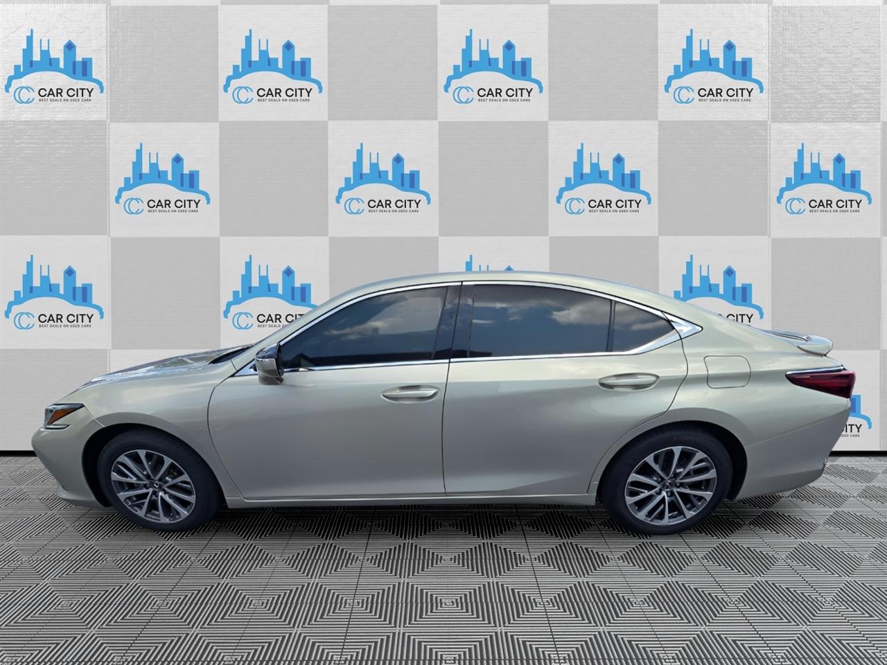 Lexus ES 300h Luxury 2024