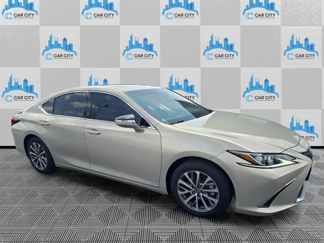 Lexus ES 300h Luxury 2024