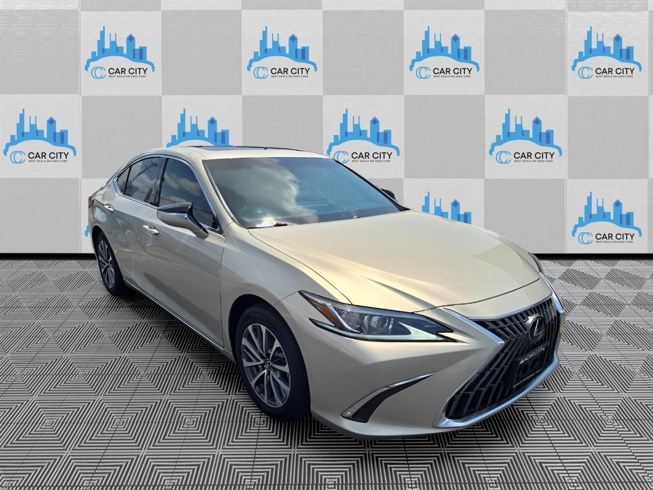 Lexus ES 300h Luxury 2024