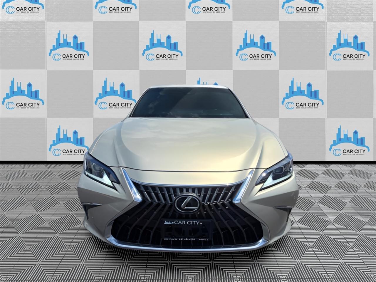 Lexus ES 300h Luxury 2024